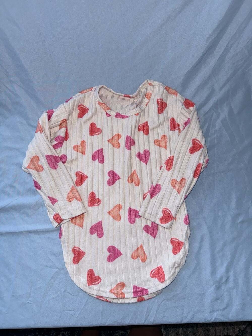 SHEIN Girls Ribbed Long Sleeve Heart Print Top